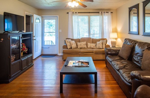 East Florence House | The Cul De Sac GEM of Florence