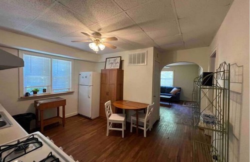 West Central House | The Cyndi: Downtown Spa Retreat w/privacy deck