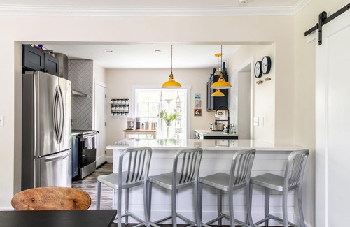 Sawyer House | The Dacha - Hot Tub, Family-Friendly