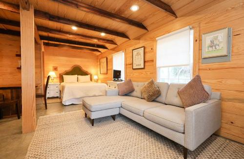 Lindley Park Bed & Breakfast | The Dailey Renewal Retreat B & B