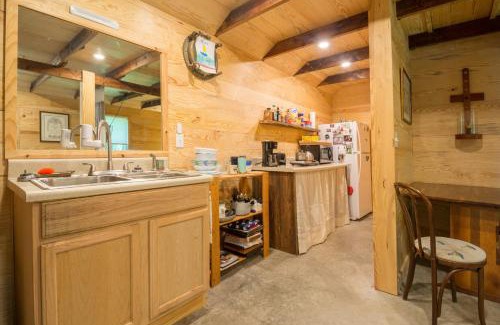 Lindley Park Bed & Breakfast | The Dailey Renewal Retreat B & B