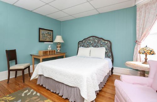 Lindley Park Bed & Breakfast | The Dailey Renewal Retreat B & B