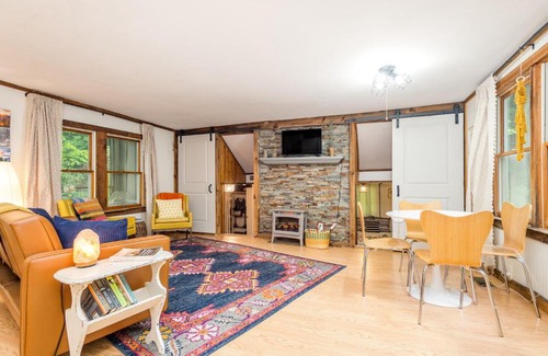 Black Mountain House | The Daisy at Snowy Cove
