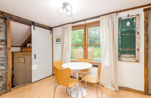 Black Mountain House | The Daisy at Snowy Cove