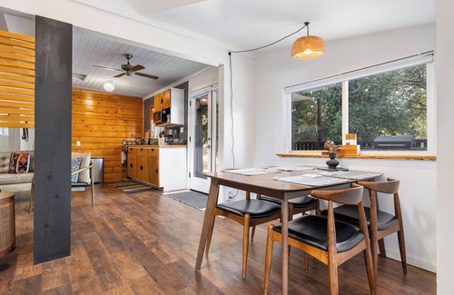 Oakhurst Cottage | The Daisy Cottage - Magical Retreat Near Yosemite + WIFI & AC!