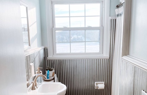 Lebanon Cottage | The Damelyn Rose Farmhouse - Tranquil farm life 30 miles from Nashville Tn!