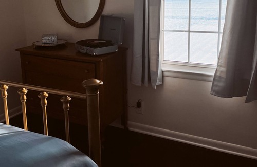 Lebanon Cottage | The Damelyn Rose Farmhouse - Tranquil farm life 30 miles from Nashville Tn!