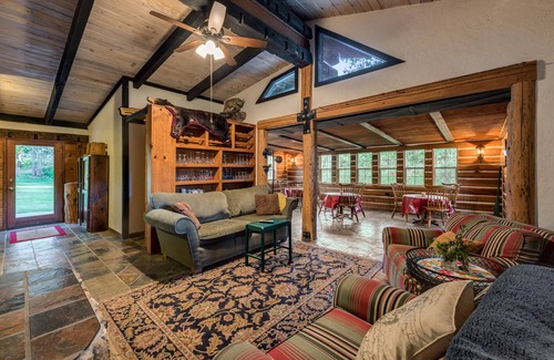 Placerville House | The Davies Family Inn