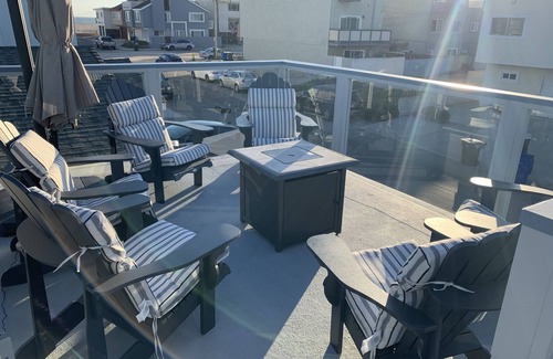Silver Strand House | The Deck House on the Silver Strand