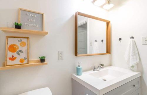 Columbus House | The Delightful Doubles- Unit E- Centrally Located