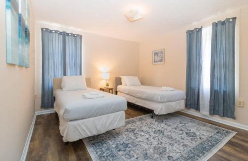 Columbus House | The Delightful Doubles- Unit D- Centrally Located