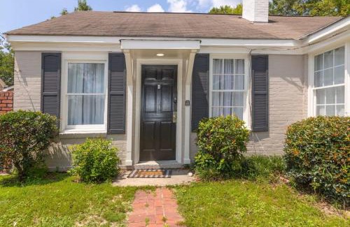Columbus House | The Delightful Doubles- Unit D- Centrally Located