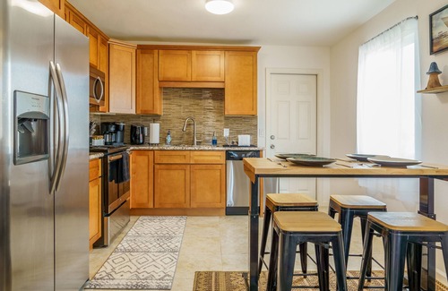 Joshua Tree House | The Desert Sunrise: Arcade Room+ Hot Tub+ Fire Pit