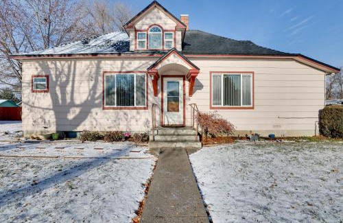 Caldwell House | The Diamond Bungalow - Cozy Caldwell Home!