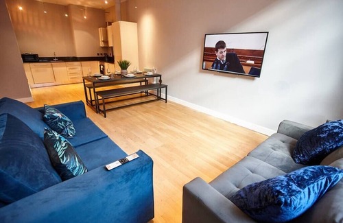 Manchester Apartment | The Diamond Suite Sum