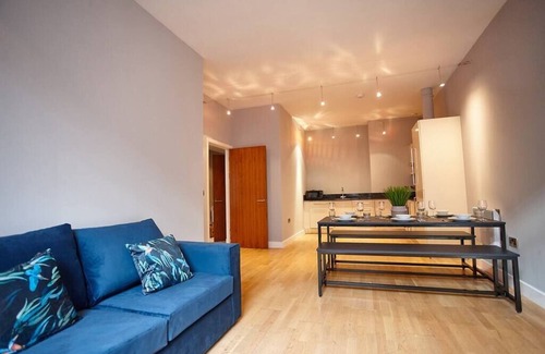 Manchester Apartment | The Diamond Suite Sum