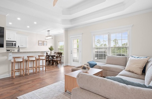 Brunswick House | The Dock & Lantern Lakehouse