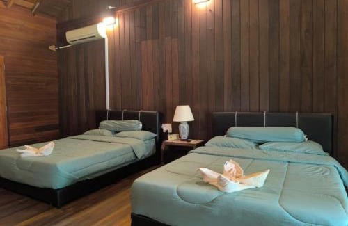 Kuching Cabin | The Doctor's Stay
