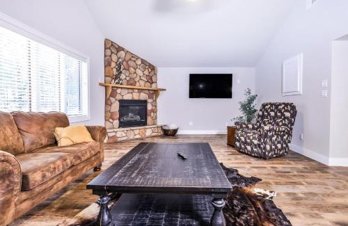Manitowish Waters House | The Dog & Pup House