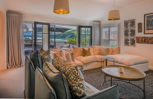 Akaroa House | The Dolls House - Akaroa Holiday Home