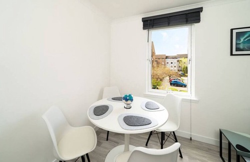 Central Aberdeen Apartment | The Doric – Modern Apartment in Aberdeen