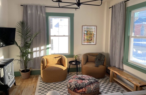 Cavendish House | The Dorothy- Fun and Funky-10 minutes from Okemo
