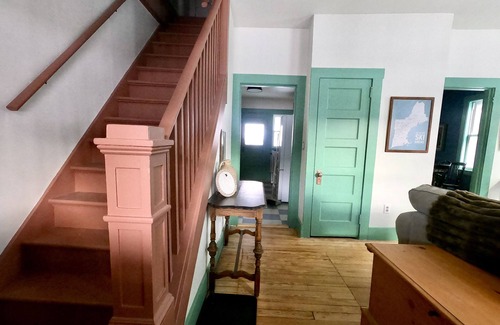 Cavendish House | The Dorothy- Fun and Funky-10 minutes from Okemo