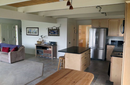 Tolovana Park House | The Dorothy Lou Family Home; short walk to beach, ocean view