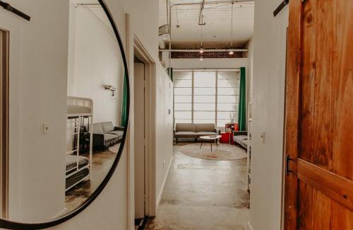Downtown Memphis Apartment | The Downtown Art Loft