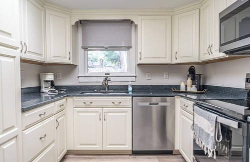 Southern Pines Apartment | The Downtown Pines Hideaway - Walkable to Downtown Southern Pines!