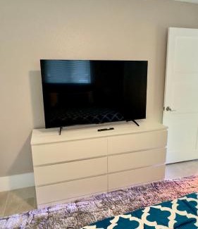 Caloosahatchee House | The Downtown Sunshine Getaway