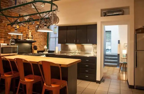 Downtown St. Louis House | The Doxie - Townhouse in Historic Soulard