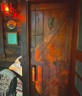 Cosby Villa | The Drake Cabin in The Forest