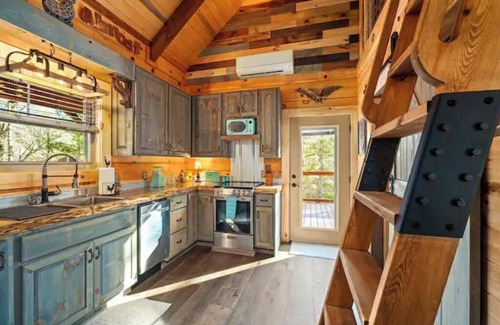 Cherry Log Cabin | THE DREAM ROOM/Quiet & Romantic new build - Blue Ridge/Cherry Log GA.