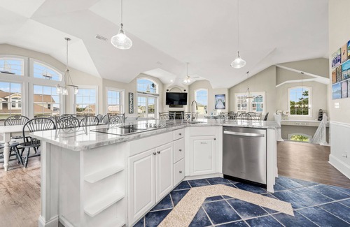 Duck House | The Duck House: 300 ft to Beach, Private Pool, Hot Tub, Comm. Fitness Ctr