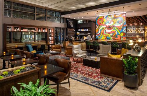 Downtown Portland Hotel | The Duniway Portland, A Hilton Hotel