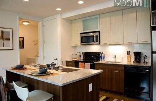 Westside Apartment | The Duval Suite