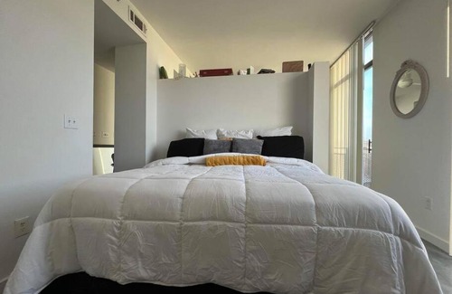 Westside Apartment | The Duval Suite