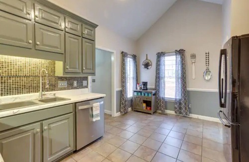 Oxford House | The Eagle Pass Lodge