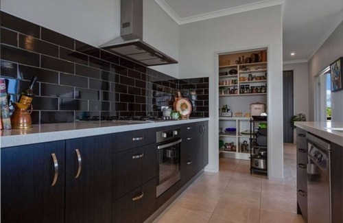 Cable Bay House | The Eagles Nest