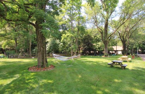 East Sandwich Hotel | The Earl of Sandwich Motel