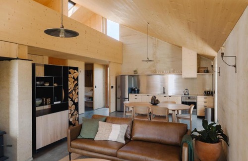 Kawarau Falls House | The Earth House @ Jacks Point