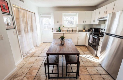 Barclay Drive House | The Eastside 2BR Near 5Points