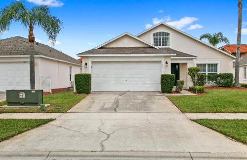Lake Berkley House | The Eazy Breezy House - 4BR w/Heated Pool