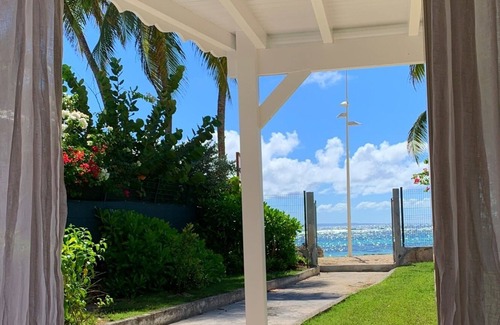 Sainte-Anne Apartment | "The echo of the waves". T2 feet in the water!