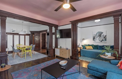 West Side Apartment | The ED, Luxury 3Bed close to NY ; Parking Avail