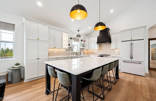 Ephraim House | The Edelweiss: NEW 6 BR/Theatre/Game Room/Fire Pit