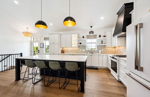 Ephraim House | The Edelweiss: NEW 6 BR/Theatre/Game Room/Fire Pit