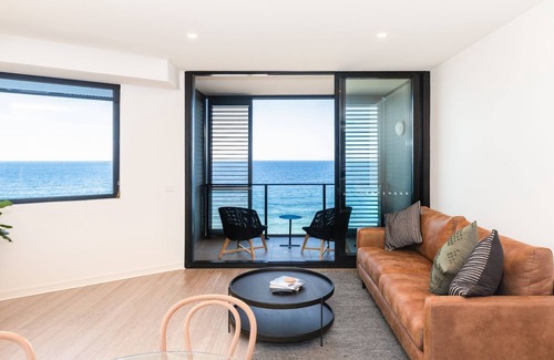 Newcastle Apartment | The Edge - family apartment overlooking Newcastle Beach