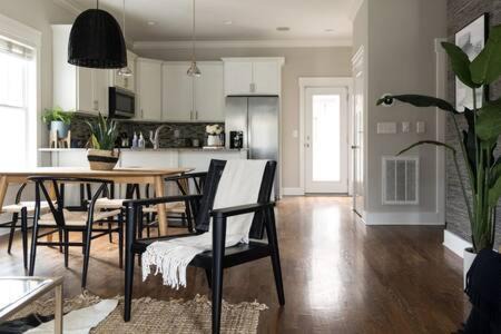 Edgehill House | The Edgehill House - Close to Belmont & Vanderbilt